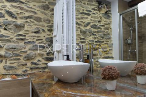 Casa de Aldeia Renovada com Potencial para Turismo de Habitação – Trás-os-Montes