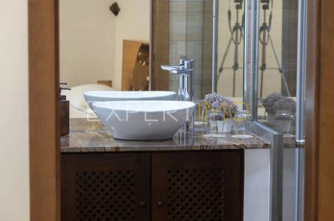 Casa de Aldeia Renovada com Potencial para Turismo de Habitação – Trás-os-Montes