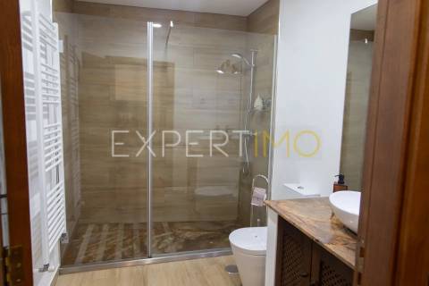 Casa de Aldeia Renovada com Potencial para Turismo de Habitação – Trás-os-Montes