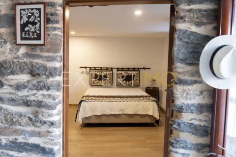 Casa de Aldeia Renovada com Potencial para Turismo de Habitação – Trás-os-Montes