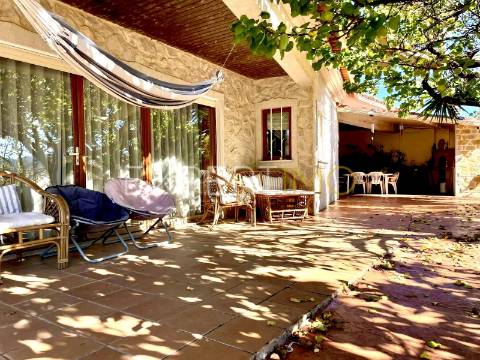 Moradia T4 com Piscina no Centro de Portugal, a 45 km das Praias