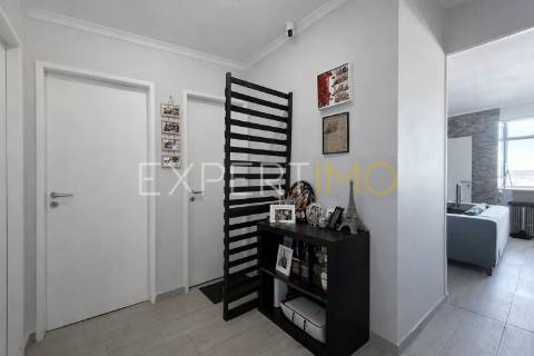 Apartamento T2 remodelado em Carregado