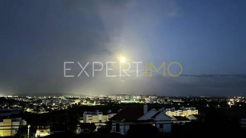 Apartamento T2 remodelado em Carregado