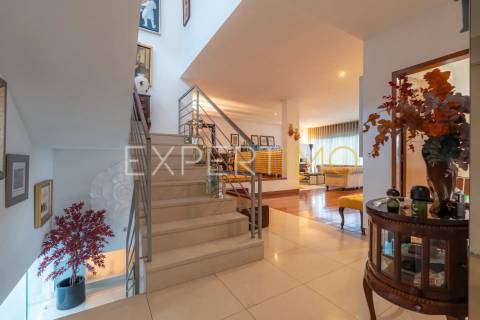 Moradia        , usado