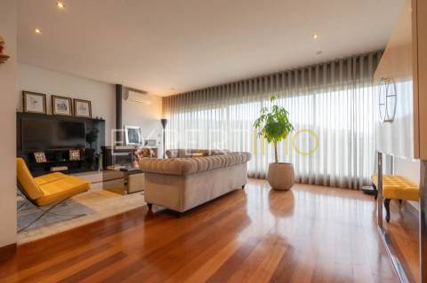 Moradia        , usado