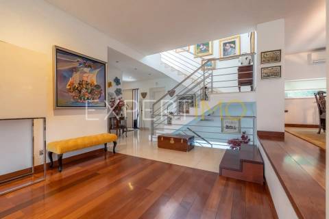 Moradia        , usado