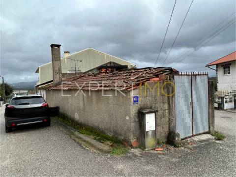 Moradia para recuperar na Vimieira (Mealhada)