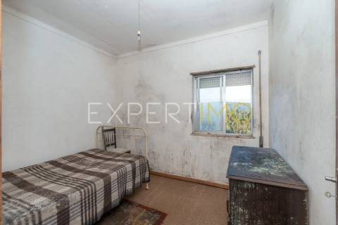 Moradia isolada com terreno e poço em Anaguéis (Almalaguês, Coimbra)