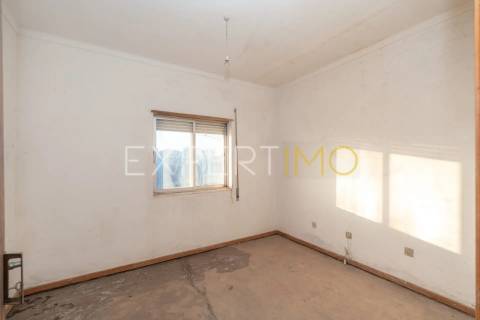 Moradia isolada com terreno e poço em Anaguéis (Almalaguês, Coimbra)