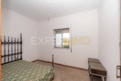 Moradia isolada com terreno e poço em Anaguéis (Almalaguês, Coimbra)