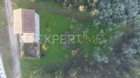 Moradia isolada com terreno e poço em Anaguéis (Almalaguês, Coimbra)