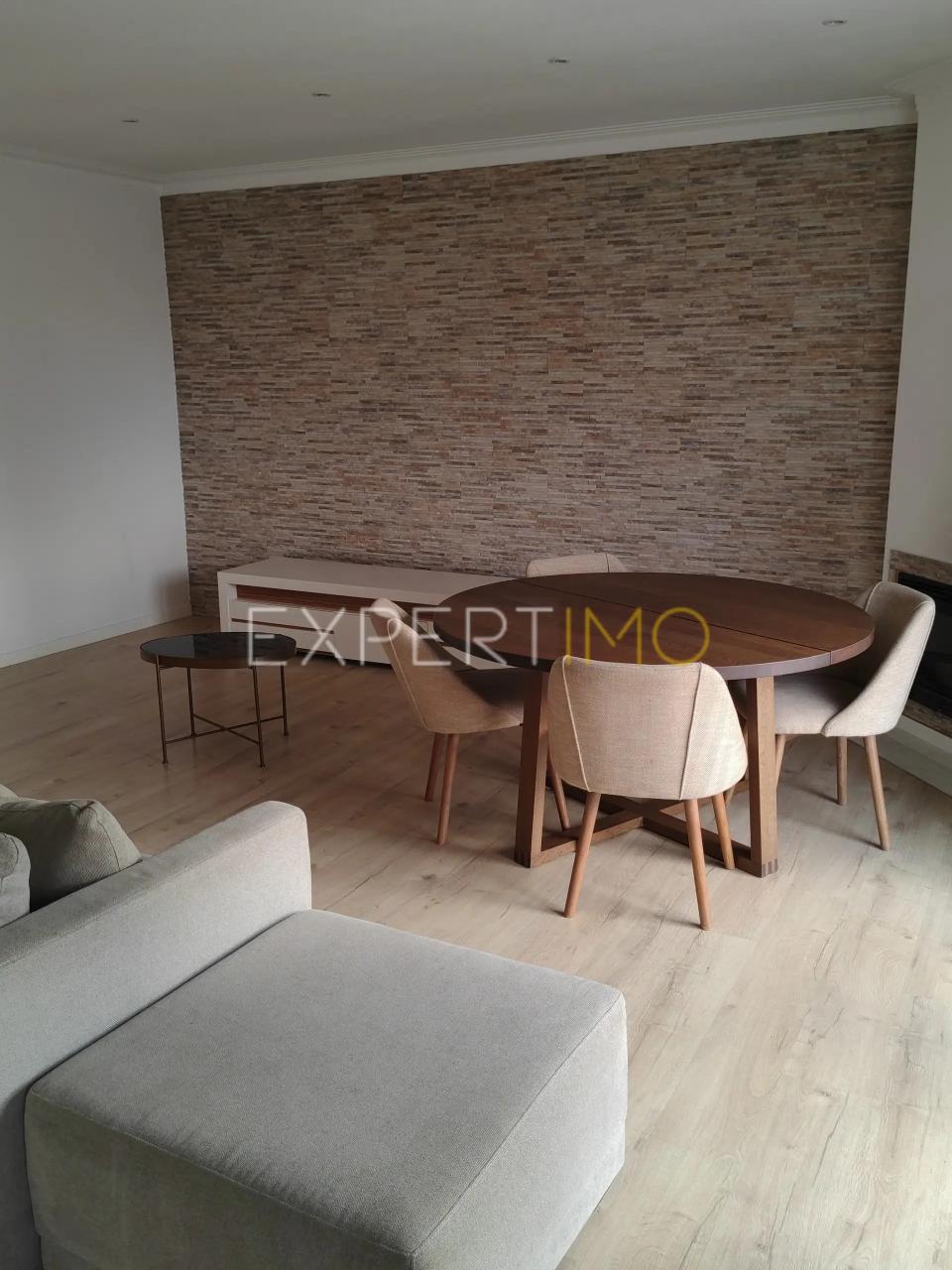 Apartamento T3 Remodelado em Labruge