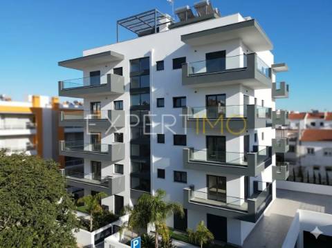 Apartamento T3 NOVO com garagem, arrecadação e piscina