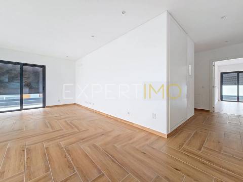 Apartamento T3 NOVO com garagem, arrecadação e piscina