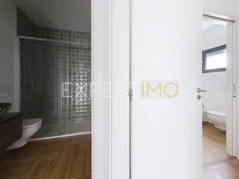 Apartamento T3 NOVO com garagem, arrecadação e piscina