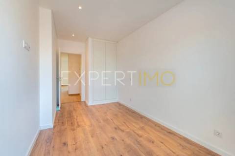 Apartamento T3 NOVO com garagem, arrecadação e piscina