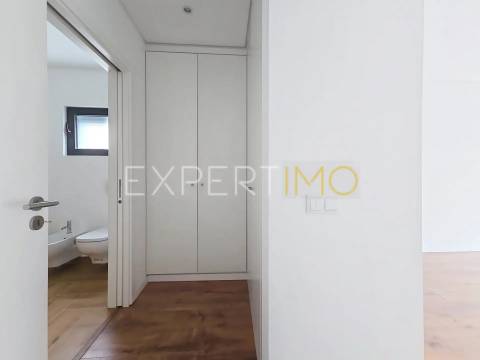 Apartamento T3 NOVO com garagem, arrecadação e piscina