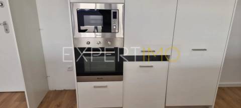 Apartamento T2, Novo, com Suite e garagem dupla (condomínio com piscina)