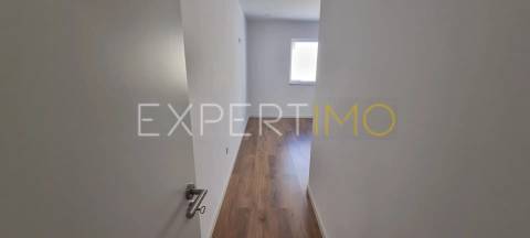 Apartamento T2, Novo, com Suite e garagem dupla (condomínio com piscina)