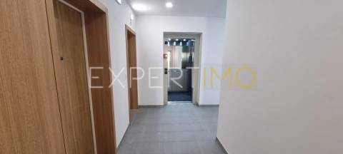 Apartamento T2, Novo, com Suite e garagem dupla (condomínio com piscina)