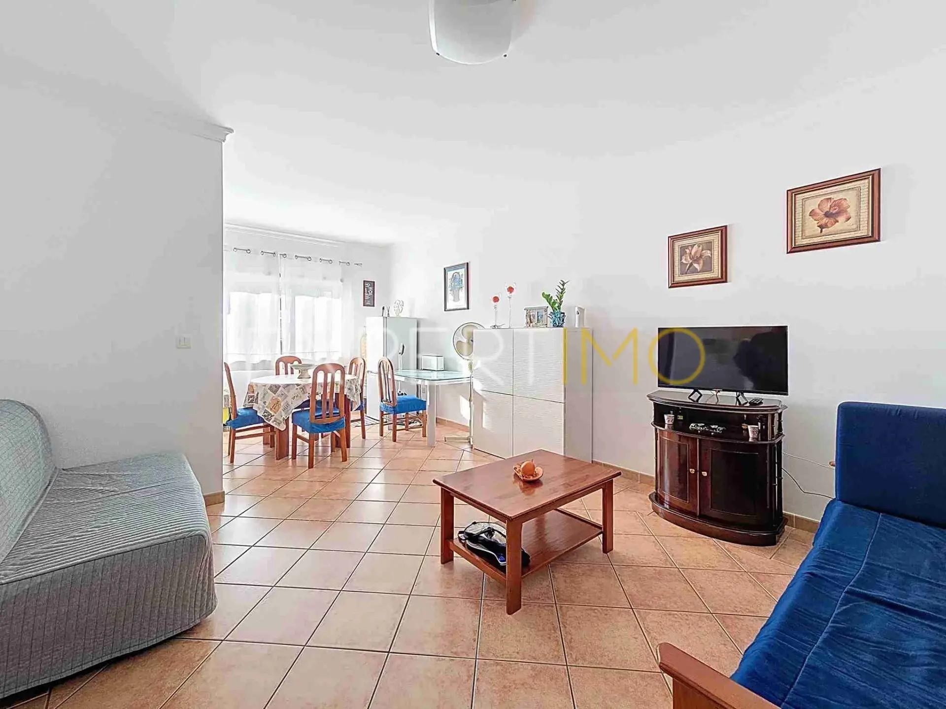 Apartamento T1 a 300m da Praia da Rocha com garagem e piscina