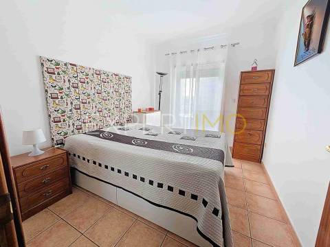 Apartamento T1 a 300m da Praia da Rocha com garagem e piscina