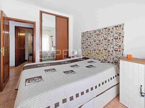 Apartamento T1 a 300m da Praia da Rocha com garagem e piscina