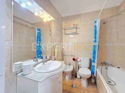 Apartamento T1 a 300m da Praia da Rocha com garagem e piscina