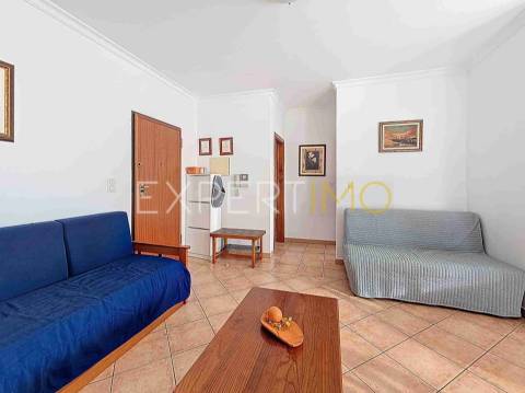 Apartamento T1 a 300m da Praia da Rocha com garagem e piscina