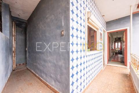 Moradia T3  com garagem ampla e terreno