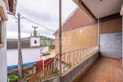 Moradia T3  com garagem ampla e terreno