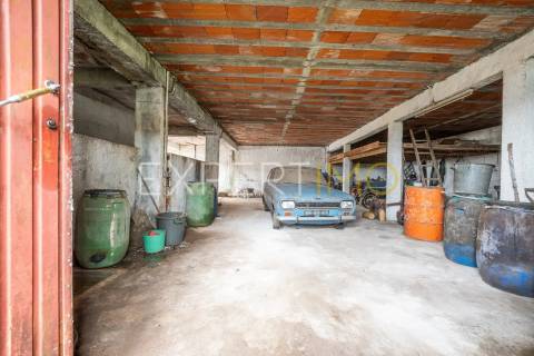 Moradia T3  com garagem ampla e terreno