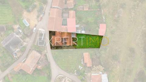 Moradia T3  com garagem ampla e terreno