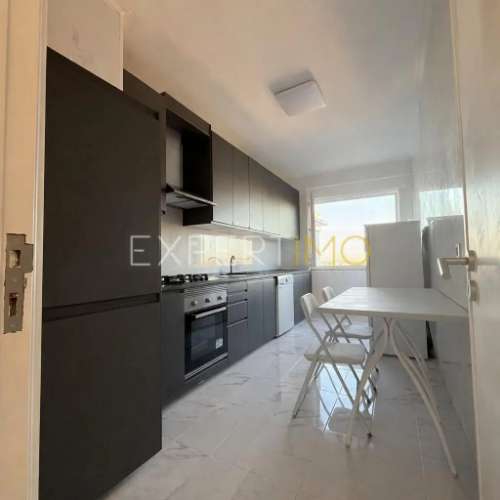 Apartamento com 3 quartos totalmente remodelado na Reboleira Amadora