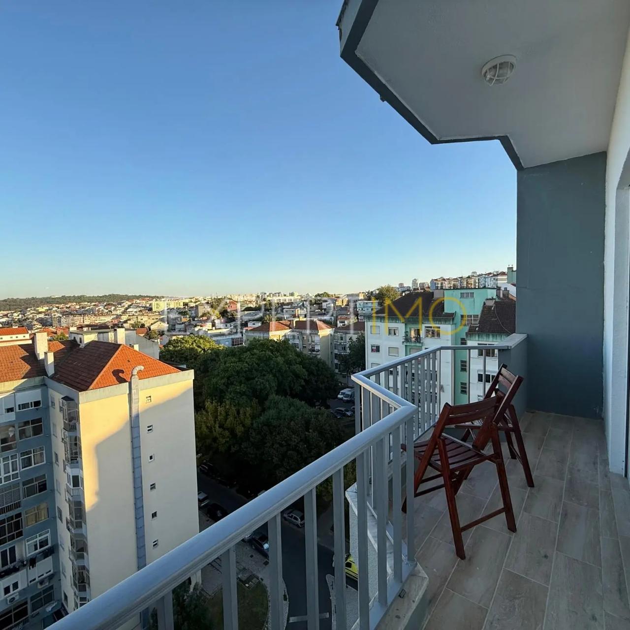 Apartamento com 3 quartos totalmente remodelado na Reboleira Amadora