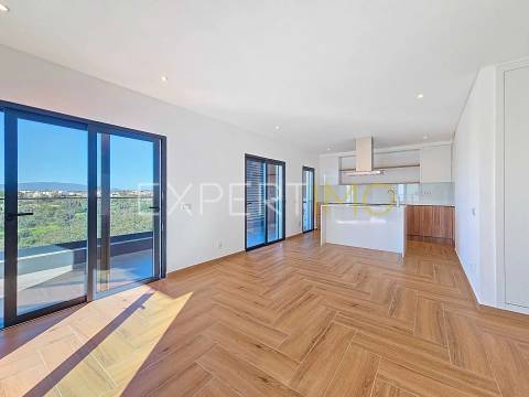 Apartamento T2 NOVO com garagem, arrecadação e piscina