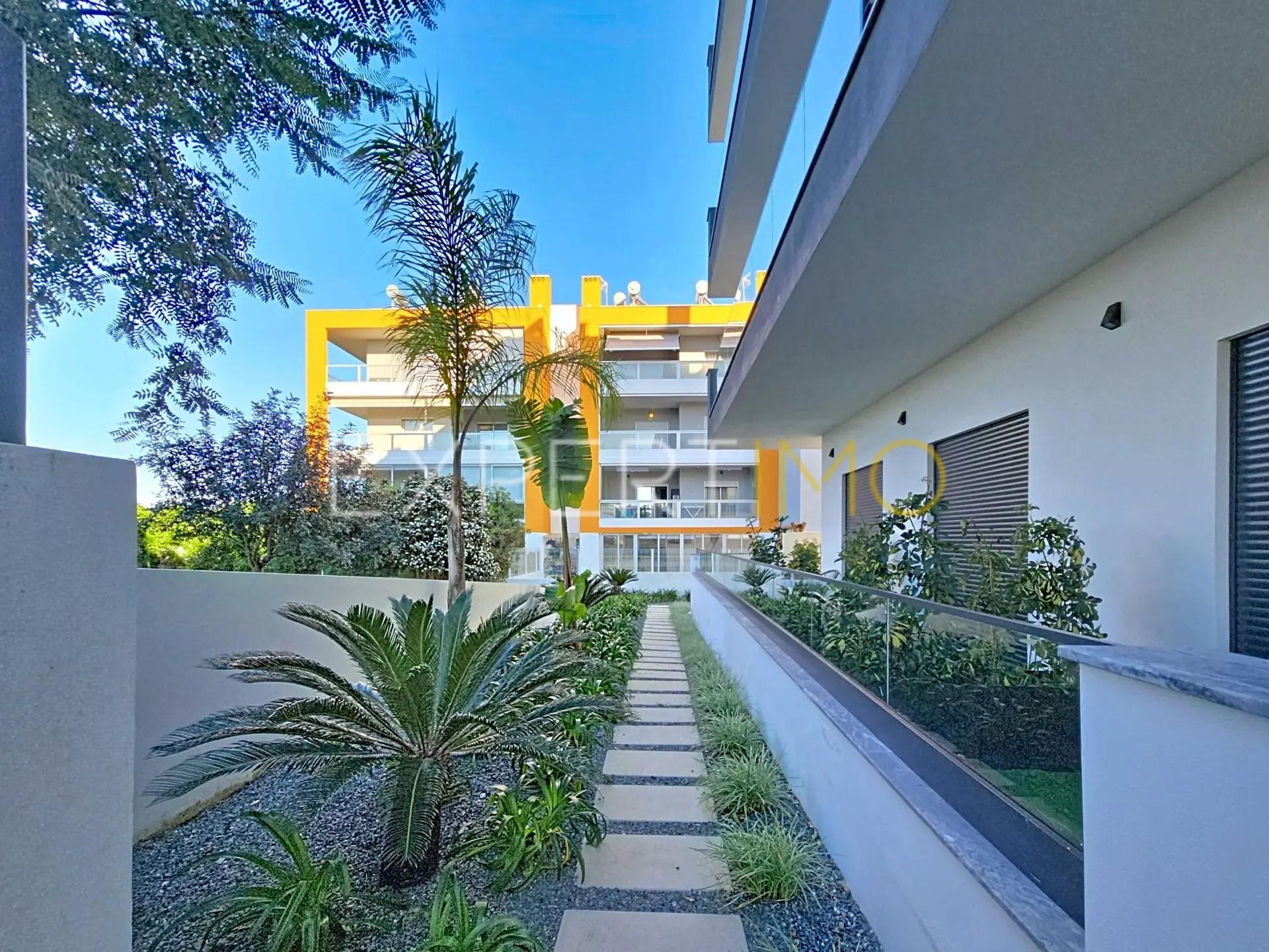 Apartamento T2 NOVO com garagem, arrecadação e piscina