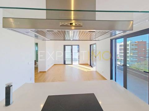 Apartamento T2 NOVO com garagem, arrecadação e piscina