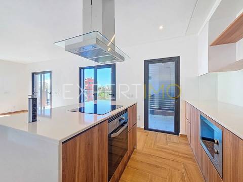 Apartamento T2 NOVO com garagem, arrecadação e piscina