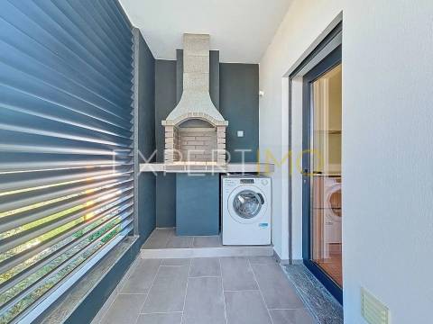 Apartamento T2 NOVO com garagem, arrecadação e piscina