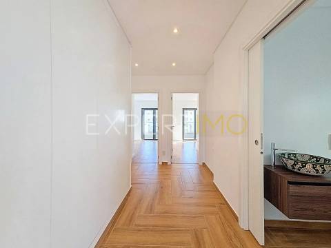 Apartamento T2 NOVO com garagem, arrecadação e piscina