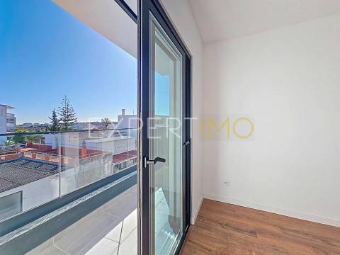 Apartamento T2 NOVO com garagem, arrecadação e piscina