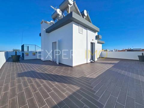 Apartamento T2 NOVO com garagem, arrecadação e piscina