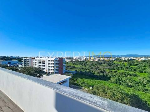 Apartamento T2 NOVO com garagem, arrecadação e piscina