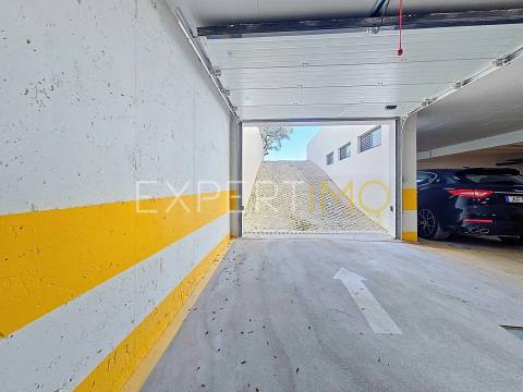 Apartamento T2 NOVO com garagem, arrecadação e piscina