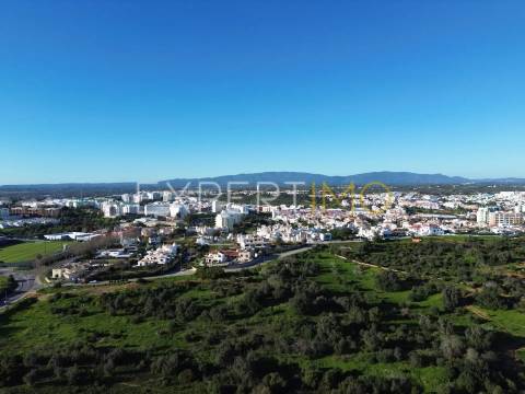 Apartamento T2 NOVO com garagem, arrecadação e piscina