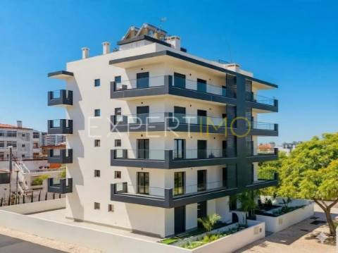 Apartamento T2 NOVO com garagem, arrecadação e piscina