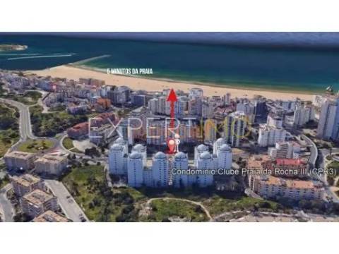 T1 em condomínio fechado a 300m da praia