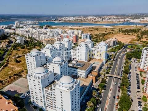 T1 em condomínio fechado a 300m da praia