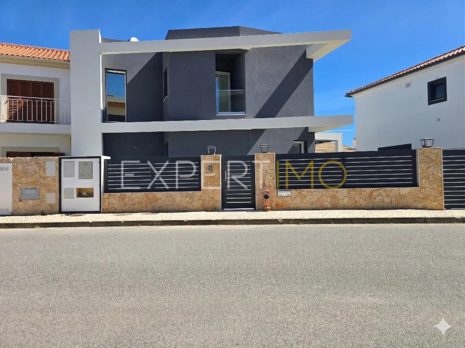 Moradia NOVA na Mexilhoeira Grande